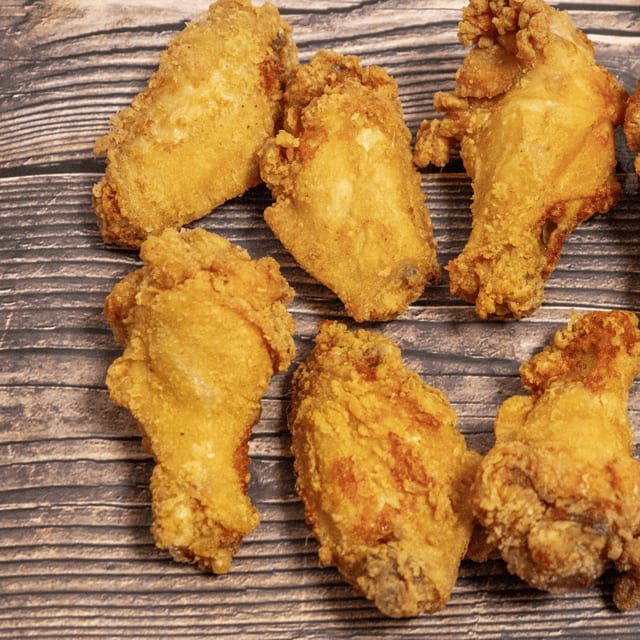 10 Cajun traditional wings.