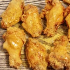 Wings 6 Pieces & Fries.